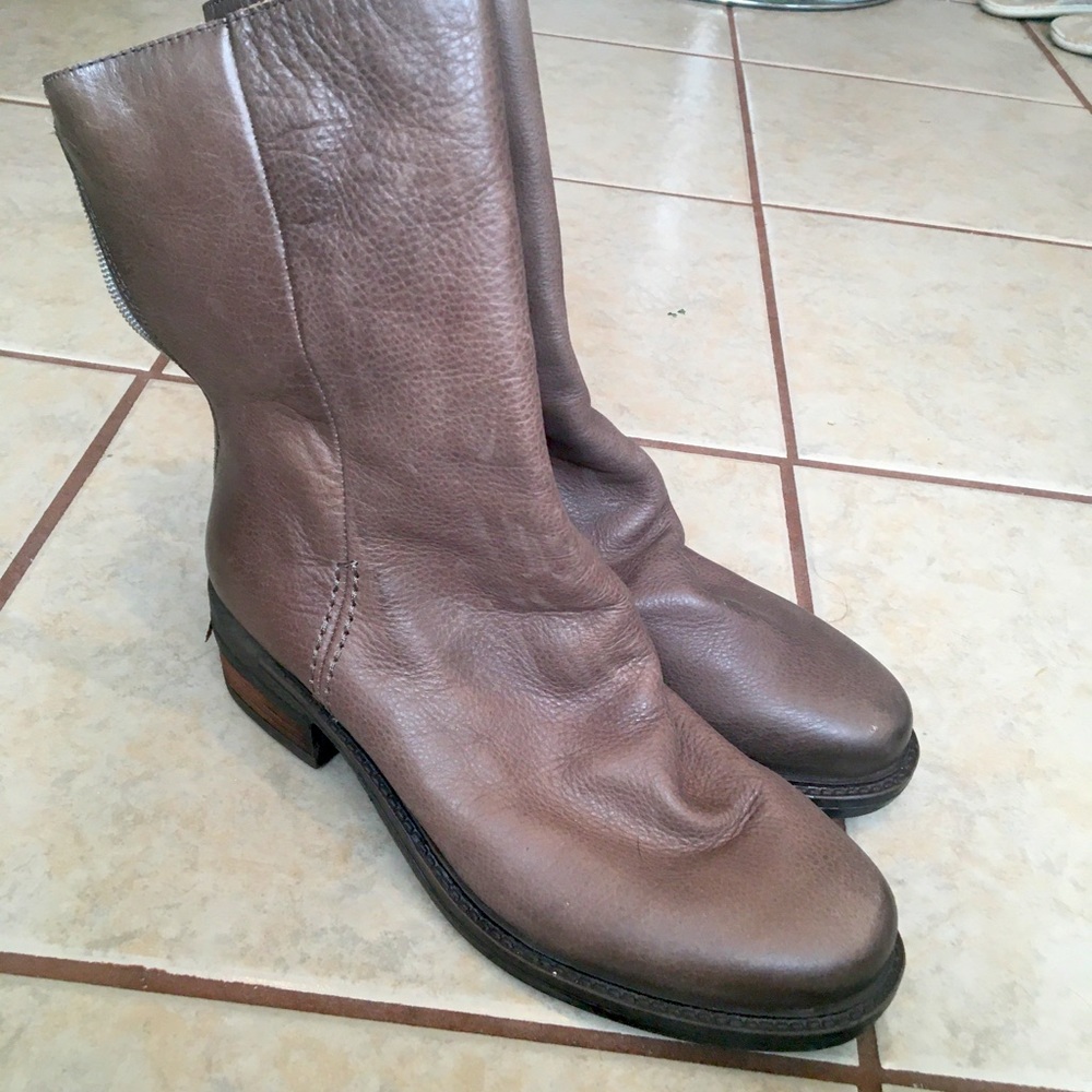 Brown leather boots never worn size nine